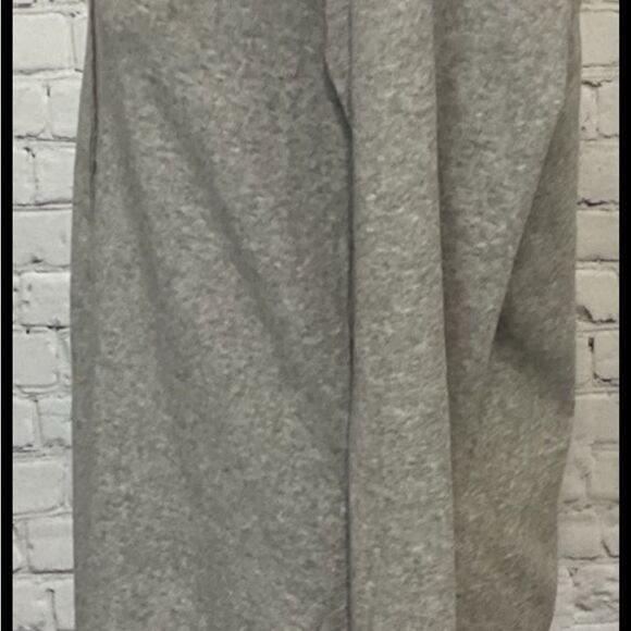 Lola & Sophie Sweater Shirt Women’s Size Medium Color Gray Long Sleeve V Neck - Picture 4 of 10